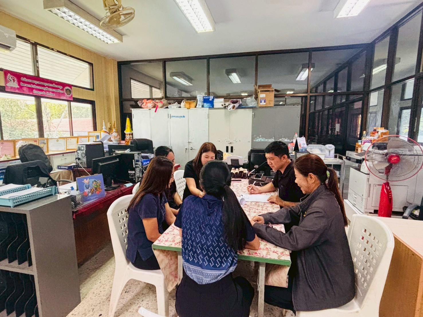 ลุยระงับหนี้! พัฒนาการจังหวัดเลยสั่งทีมเฉพาะกิจ บุก “ภูกระดึง-ปากชม” บี้ตามหนี้กองทุนพัฒนาบทบาทสตรี ดันนโยบายไกล่เกลี่ยก่อนฟ้อง ดึงเงินคืนหลวงได้ร่วมครึ่งแสน!