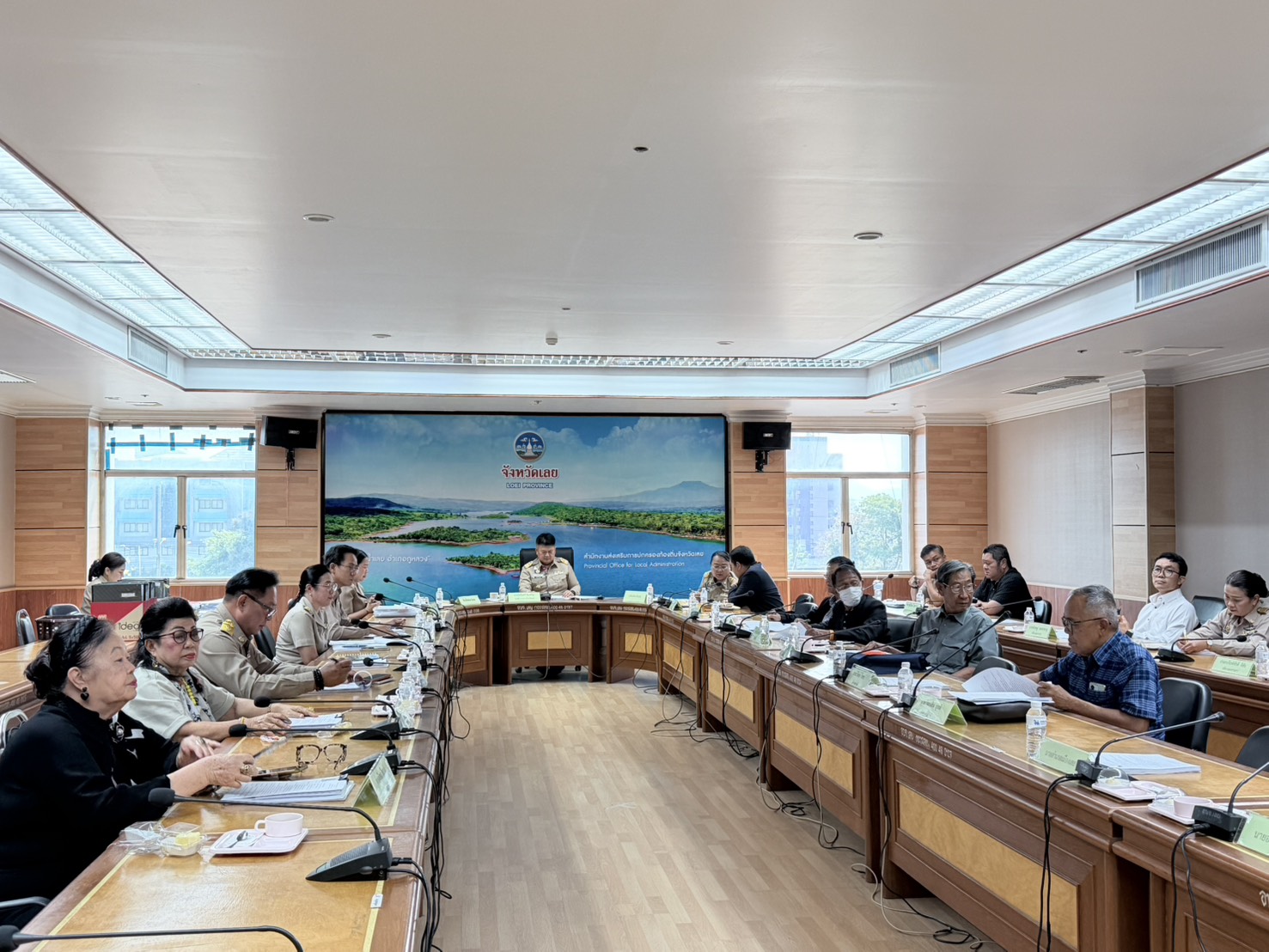 ยกระดับคน ยกระดับงาน! พัฒนาการจังหวัดเลย ขานรับมติ ก.พ.ต. ประชุมเข้มบริหารงานบุคคล มุ่งสร้าง "ข้าราชการพันธุ์ใหม่" ขับเคลื่อนเศรษฐกิจฐานราก