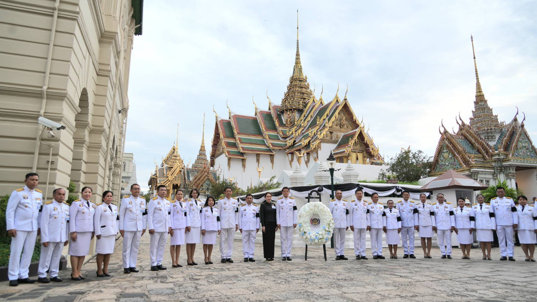 พช.เลย น้อมภักดี... ร่วมเป็นเจ้าภาพพิธีสวดพระอภิธรรมพระบรมศพ สมเด็จพระบรมราชชนนีพันปีหลวง น้อมรำลึกพระมหากรุณาธิคุณหาที่สุดมิได้