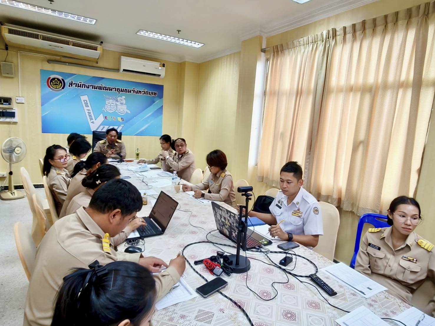 พช.เลย ปลดล็อกศักยภาพ! ติวเข้ม 14 อำเภอ ดัน 198 ผลิตภัณฑ์เมืองเลย ลุยศึกคัดสรรดาว OTOP ปี 69