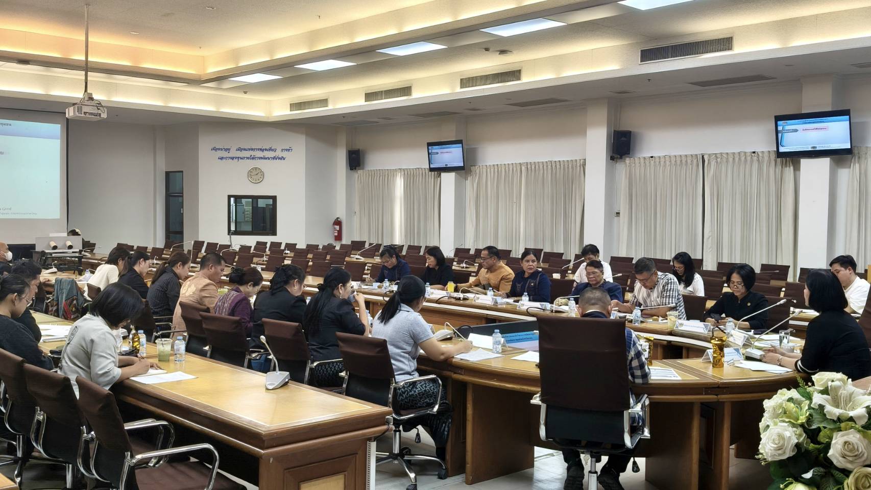 พช.เลย เปิดโต๊ะประชุมผู้บริหาร–นักวิชาการฯ ครั้งที่ 9/2569 จับทิศภารกิจสำคัญ เชื่อม “ข้อมูล–แก้จน–OTOP–กองทุนสตรี” เติมความพร้อมก่อนลุยภารกิจปี 2570