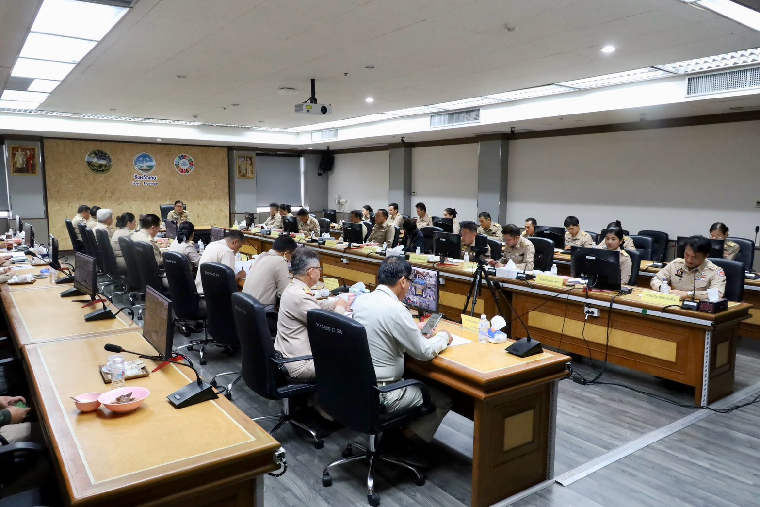 พช.เลย ร่วมประชุมหัวหน้าส่วนราชการสังกัดกระทรวงมหาดไทยและนายอำเภอ ประจำเดือนตุลาคม 2569 รับข้อเน้นย้ำด้านงบประมาณและเตรียมความพร้อมพระราชพิธีฯ